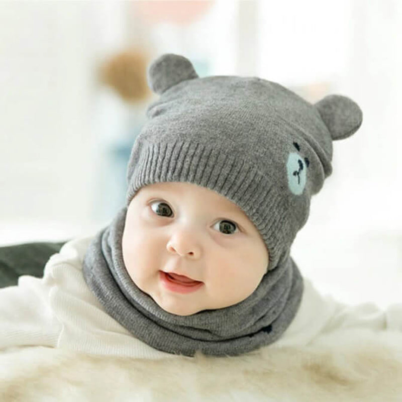 Set babymutsjes en sjaals