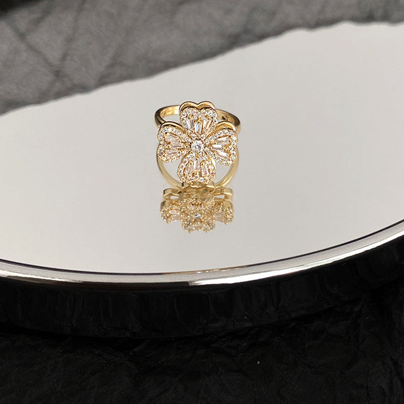 Clover Spinning Ring