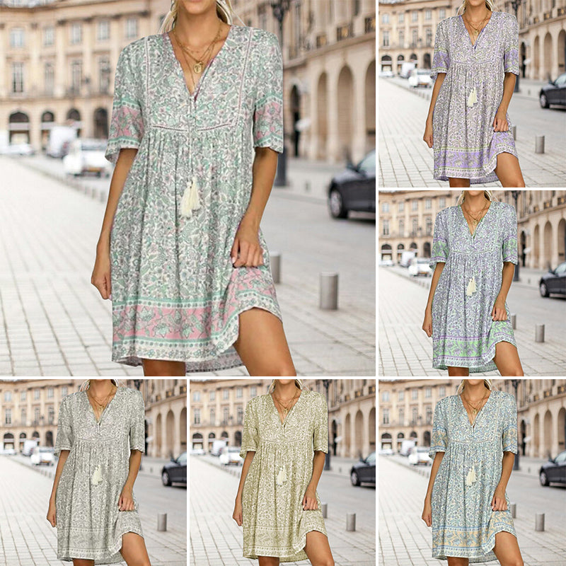 Losvallende jurk met V-hals en print