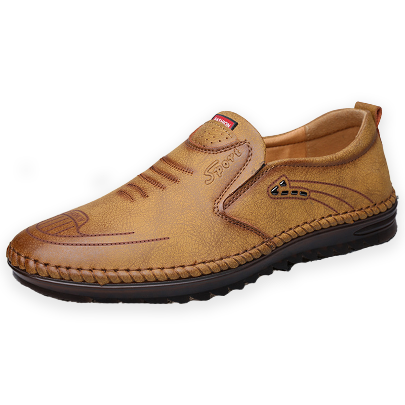 Handgenaaide, ademende leren schoenen met een zacht oppervlak en peeszolen
