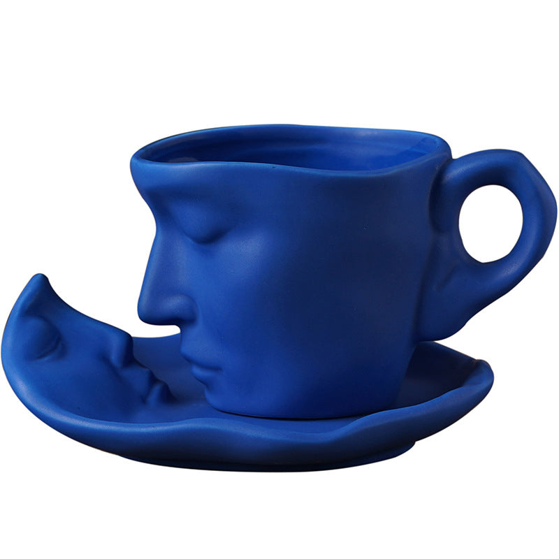 Metalen aanraken gezicht creatieve keramische kus koffiemok