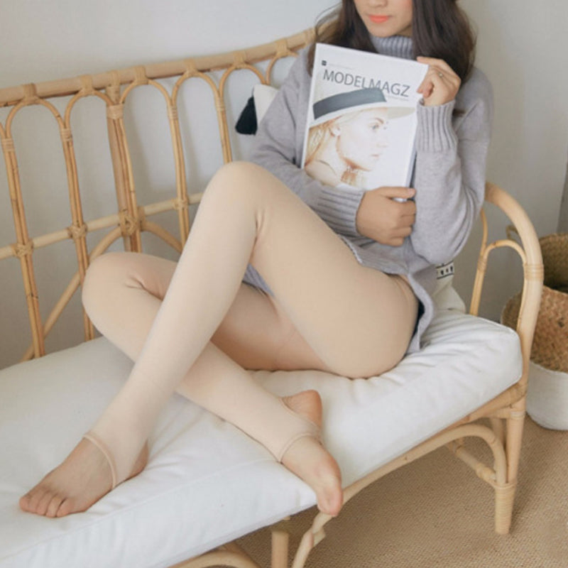 Vlekkeloze benen nep doorschijnende warme pluche gevoerde elastische panty