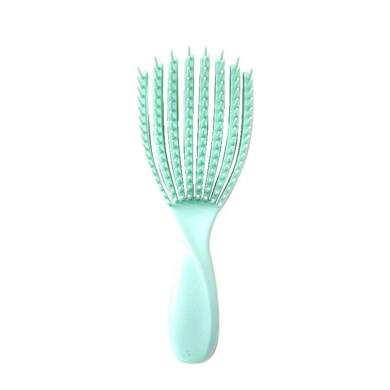 Uitgehold glad haar pluizige kam